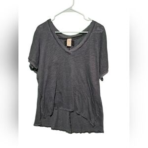 We The Free EUC Small Women's Gray V-Neck Top